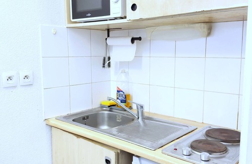 Flandres Apartment | Stylish 1-Bedroom Apartment with Private Terrace - 4 minutes from the Metro,
