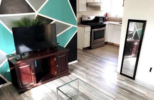North Valley Stream Apartment | Stylish 1 bedroom apartment