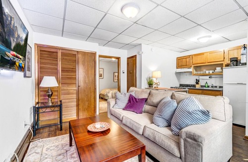 Swarthmore Apartment | Stylish 1B/1B in Town Center Swarthmore College w/Parking Spot!