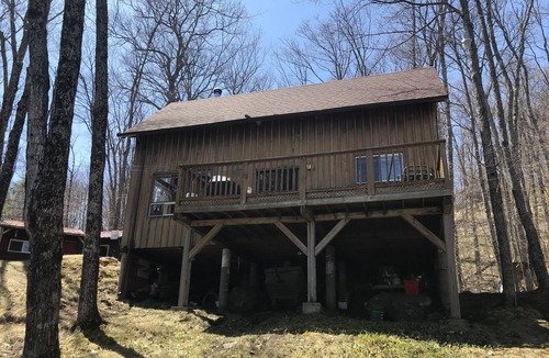 Algonquin Highlands Cottage | Stylish 2 bedroom, 2 bunkie, 1 bathroom, cottage right on Kawagama Lake.