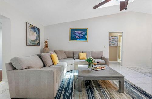 Clearwater House | Stylish 4BR Retreat with Pool - Comfort & Serenity