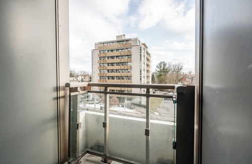 Mount Pleasant East Apartment | Stylish Downtown Condo, close to all amenities and transit