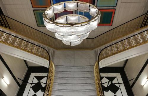 Bay Cloverhill Apartment | Stylish Downtown Toronto Residential Hotel