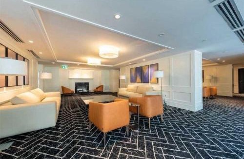 Bay Cloverhill Apartment | Stylish Downtown Toronto Residential Hotel