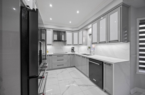 Meadowvale Village House | Stylish Mississauga Stay 4BR- Office + Patio + BBQ