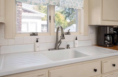 Cambridge House | Stylish Victorian in Historic District