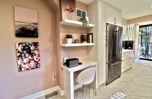 Cabbagetown South House | Stylish Victorian w Parking & Patio in Heart of TO!