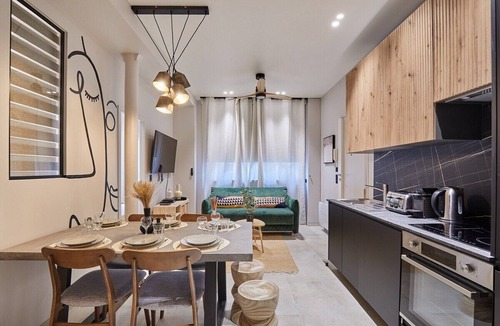 Epinettes Apartment | Sublime 2 bedroom flat Batignolles Montmartre