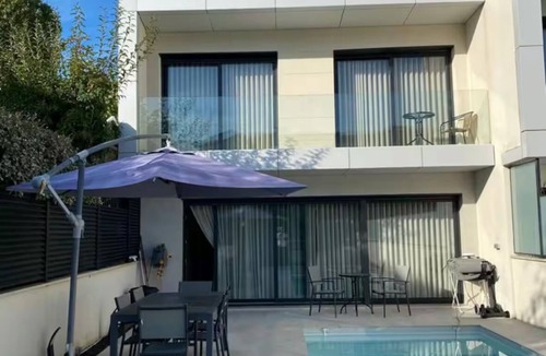 Thiais House | Sublime house with cinema gym swimming pool and sauna