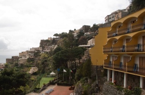 Positano Hotel | SUITE IN 4 STAR HOTEL WITH VERANDA