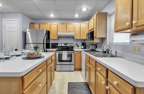 Akron Apartment | Suite Retreat: Cozy Walkable Akron Village Getaway