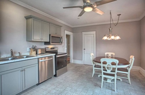Harrisburg Apartment | Suites on Seneca - Beautiful 1 Bedroom Apartment