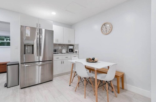 Harbor Village House | Summer By The Sea (5 Minutes to the beach!)