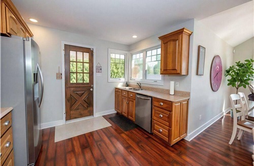 Barry's Bay Cottage | Summer Ready: Private 4BR Lakefront Cottage in Barry's Bay