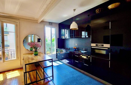 Quartier des Grandes-Carrieres Apartment | ✨Summer Sales: lovely duplex close to Montmartre,3 bedrooms, ideal for a family✨