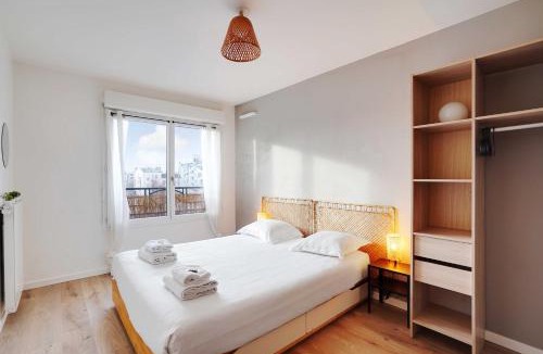 Les Puces de Saint-Ouen Apartment | Sumptuous 3BR-6P Apartment with terrace-Near Paris