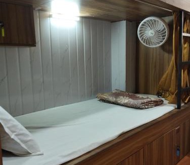 Fort House | Sun Shine AC Dormitory