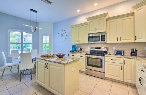 Bee Ridge House | Sun-Soaked Sarasota Oasis w/Pool & Hot Tub!
