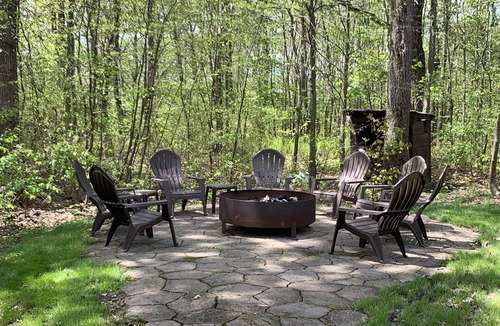 Stahlstown House | SUNDANCE, 6 Bedroom Mountain Retreat, Close to Ski Resorts. Relax and Recharge