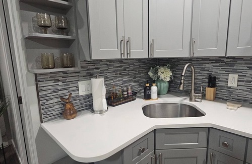 Bay Shore Apartment | Sundown Escape-South Shore Long Island