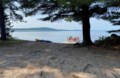 Strong Cottage | Sundridge Cottage on Lake Bernard