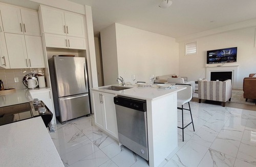 York Regional Municipality House | Sunlit Brand-New Home: Comfort & Convenience for Families