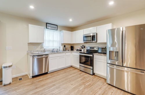 Milford House | Sunlit Milford Townhome < 2 Mi to Riverwalk!