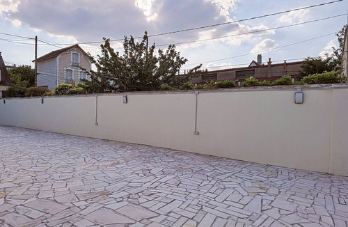 Villemomble Apartment | Sunny Private Studio/Free charging parking N3