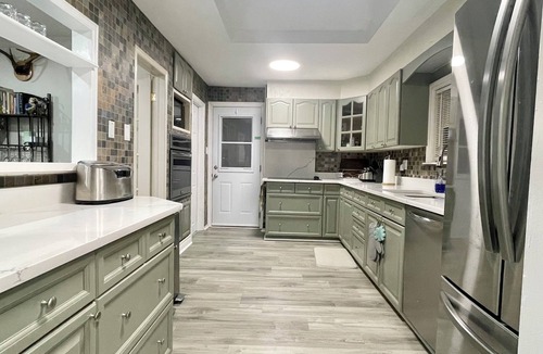 Innisfil Cottage | Sunrise Villa on the Lake