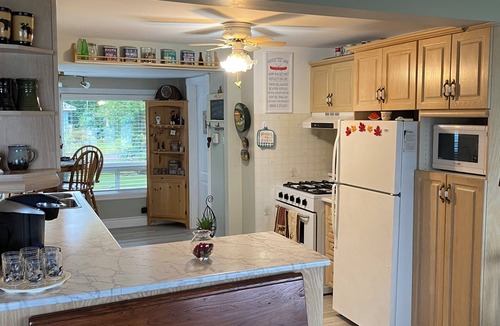 Chisholm House | Sunset Haven in Charming Bungalow on Peaceful Wasi Lake