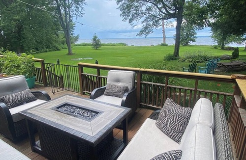 Canastota Cottage | Sunset Paradise- Private lakehouse w/350 ft. waterfront!