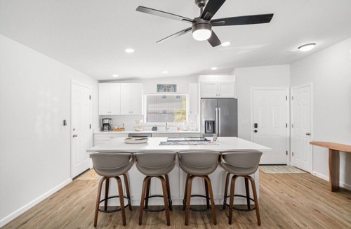 Redington Beach House | Sunset Retreat| Pool Oasis,Walk to Beach,Billiards