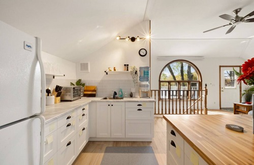 Bracebridge Apartment | Sunsets Over Muskoka
