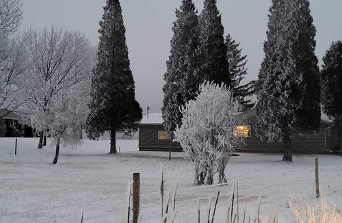 Andover House | Sunsets, Stars, Sleep near the Animals. Centrally located to many rural towns.