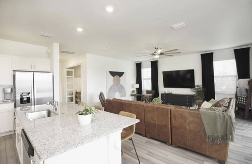Naples House | Sunshine & Beach Vibes! Book now!