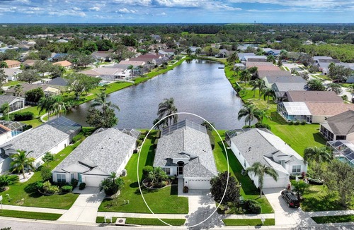 Sabal Harbour House | Sunshine Bellis. Bringing warmth and Joy to your vacation.