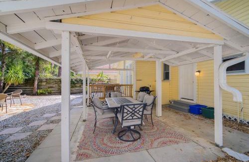 Central Sarasota House | Sunshine Bungalow