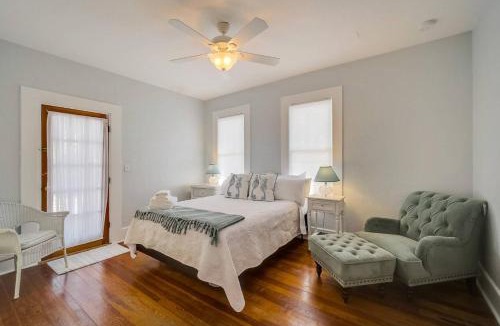 Central Sarasota House | Sunshine Bungalow