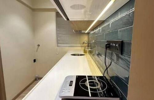 Khar Apartment | Sunshine : Cozy Apartments 2 Independent place