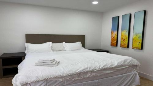 Holiday Hotel | Sunshine Inn Motel