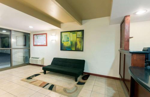 Homewood Hotel | Super 8 by Wyndham Beaver Falls
