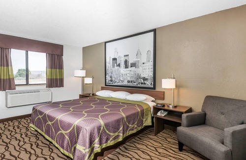 Bedford Hotel | Super 8 by Wyndham Bedford