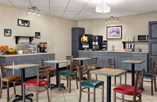 Mercer Hotel | Super 8 by Wyndham Grove City