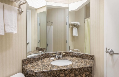 Harrisburg Hotel | Super 8 by Wyndham Harrisburg Hershey North