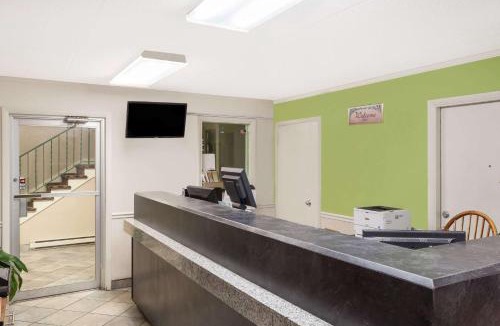 Harrisburg Hotel | Super 8 by Wyndham Harrisburg Hershey West