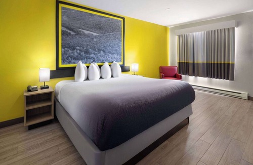 Milnesville Hotel | Super 8 by Wyndham Hazleton