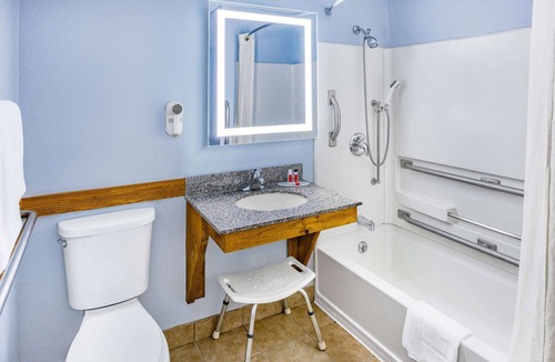 Johnstown Hotel | Super 8 by Wyndham Johnstown/Gloversville