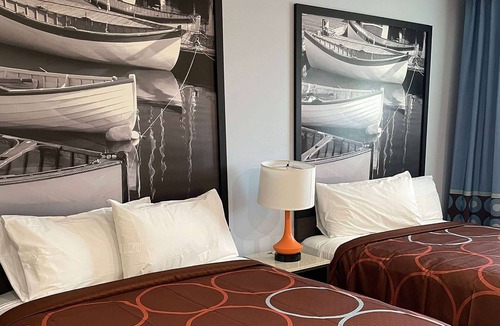 Lindenhurst Hotel | Super 8 by Wyndham Lindenhurst