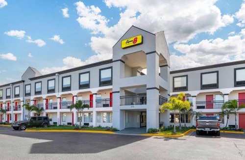 Orlando Hotel | Super 8 by Wyndham Orlando Near Florida Mall