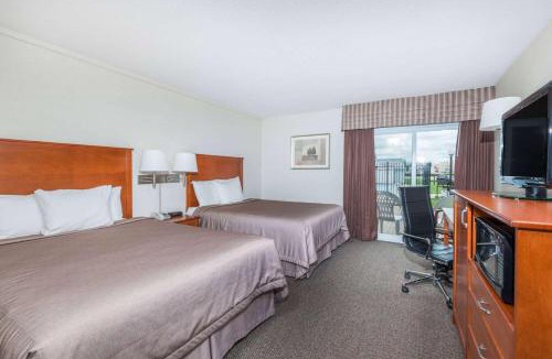 Port Elgin Hotel | Super 8 by Wyndham Port Elgin